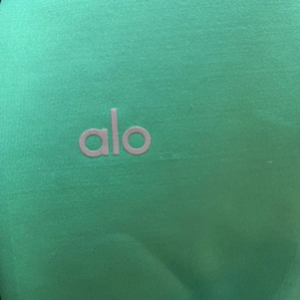 Alo Yoga High Waisted Airlift Lettuce Green Athletic Workout Leggings EUC Size S